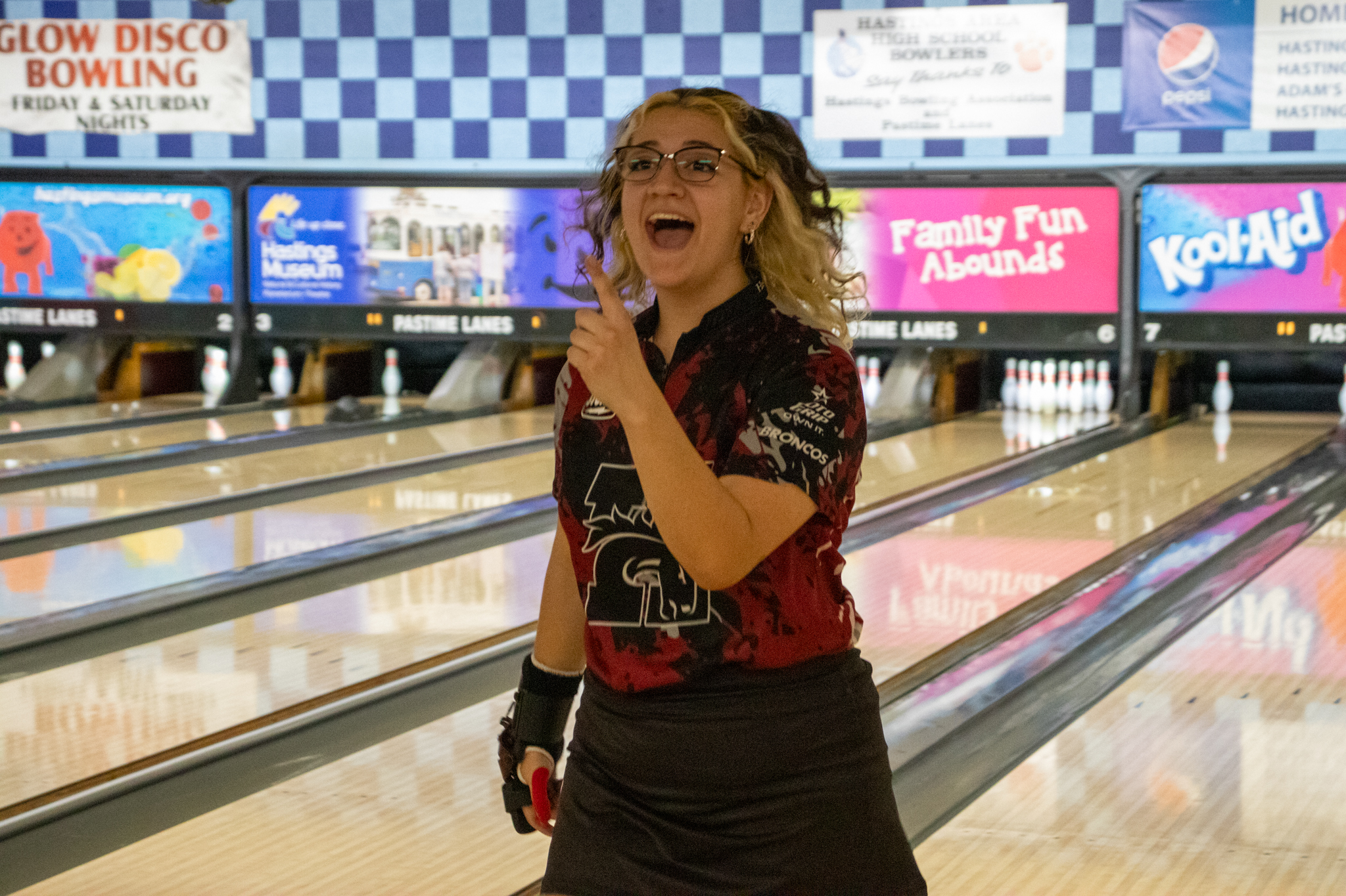 Women's Bowling Wins Bronco Invite by 27 Pins