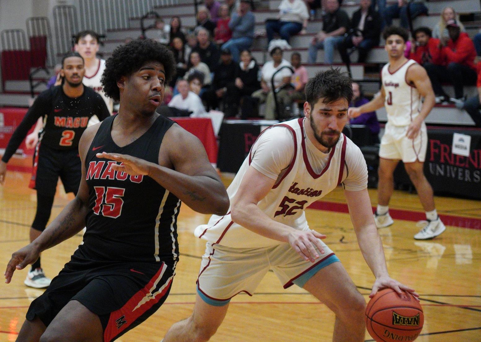 Men's Basketball Drops Heartbreaker in NAIA Opening Round