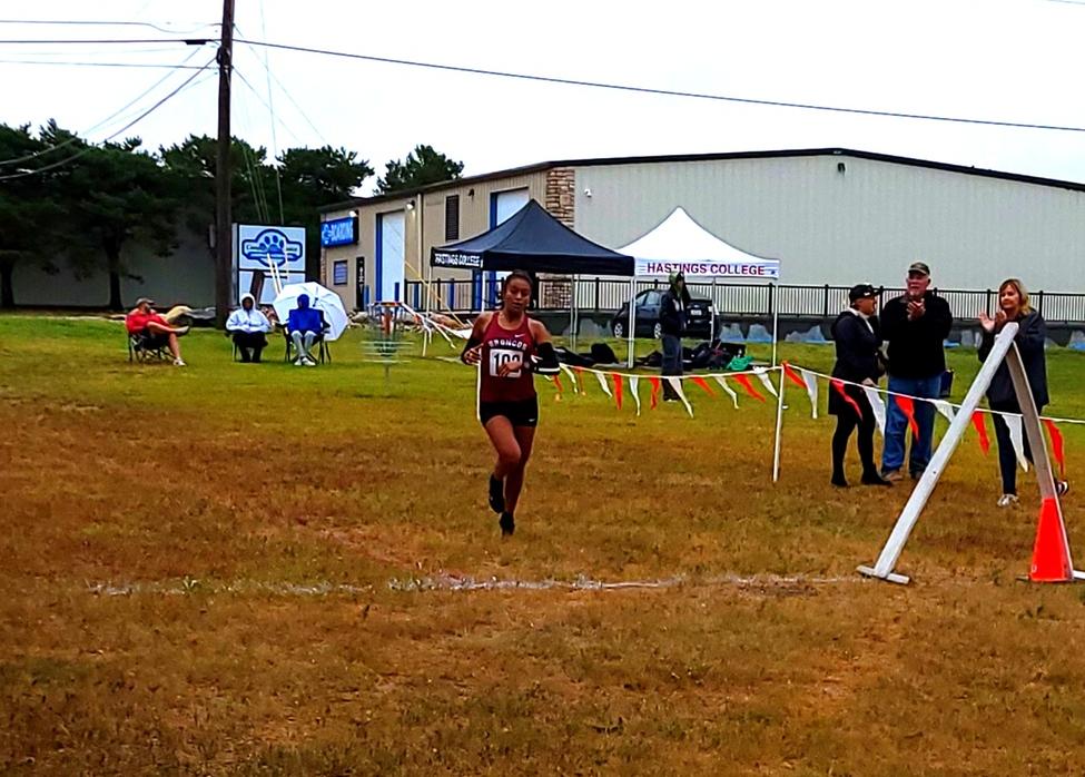 Gerken and Pinkerton Were Neck and Neck; Women's Cross Country Finishes 9th